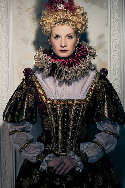 haughty queen w royal sukienka - archduchess attitude beautiful elegance zdjęcia i obrazy z banku zdjęć