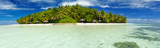 istock Island in the Maldives 162667386