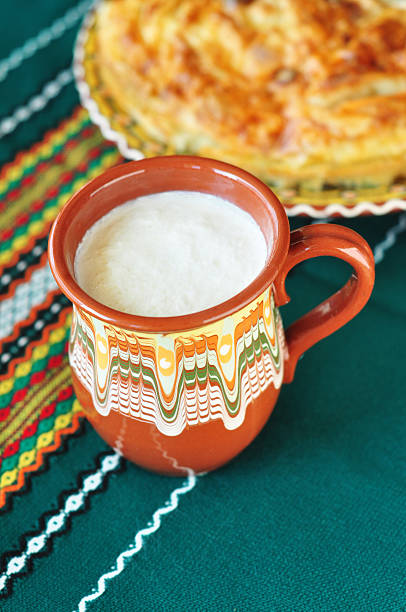болгарская йогурт и banitsa - bulgarian culture bulgaria traditional culture food стоковые фото и изображения