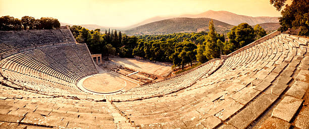 epidaurus theatre - epidaurus greece epidavros amphitheater zdjęcia i obrazy z banku zdjęć