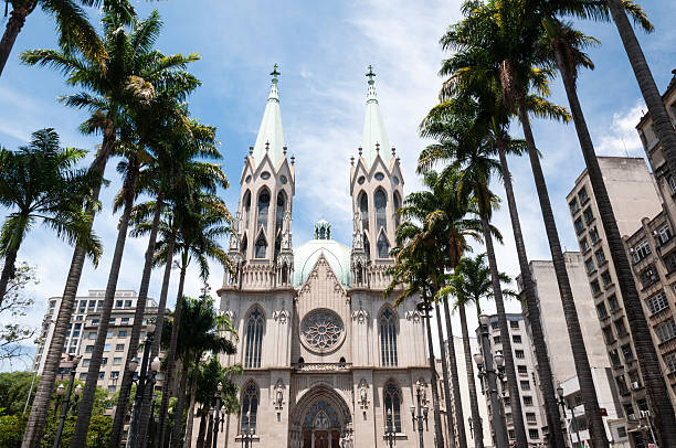 istock Scenic view of Se Cathedral on a sunny day 162706304