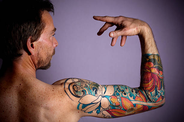 tatuaż portret - tattoo men human arm shoulder zdjęcia i obrazy z banku zdjęć