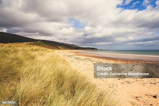 Loth Beach Sutherland Szkocja - zdjęcia stockowe i więcej obrazów Bez ludzi - Bez ludzi, Chmura, Fotografika