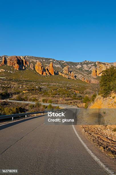 Canyon In Spanien Stockfoto und mehr Bilder von Abwesenheit - Abwesenheit, Asphalt, Baum