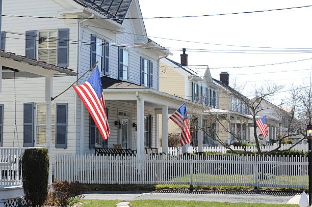 istock American Neighborhood 162728597