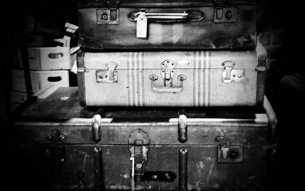 istock Old luggage, black and white 1627395003