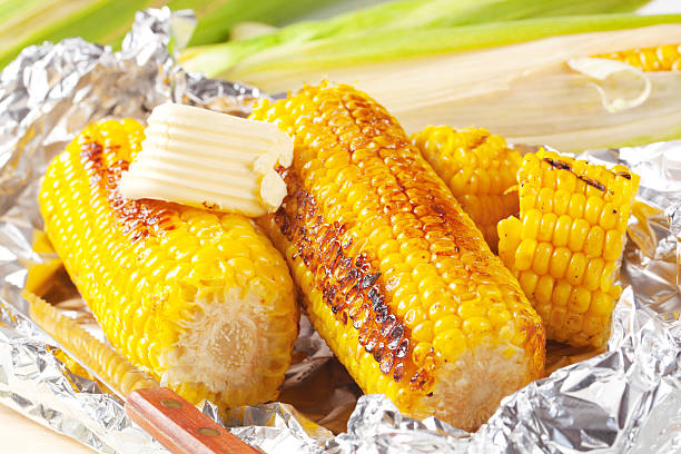 그릴에 구운 콘 - grilled corn vegetable corn on the cob 뉴스 사진 이미지