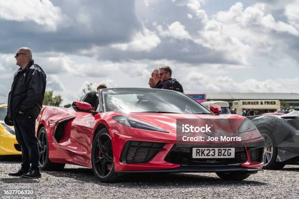 Stock fotografie Červený Chevrolet Corvette Stingray C8 Na Setkání Supersportu – stáhnout obrázek nyní