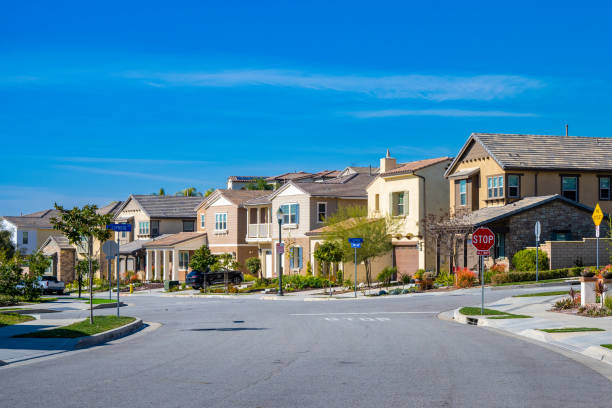 istock Los Angeles New Homes 1627866675
