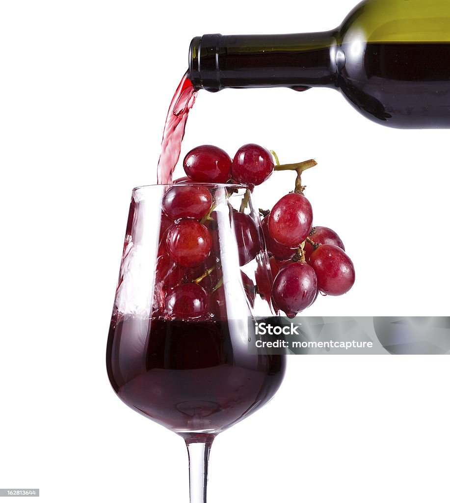 Rượu Vang Đỏ Rót Vào Ly Rượu Vang Với Nho Hình ảnh Sẵn có - Tải ...