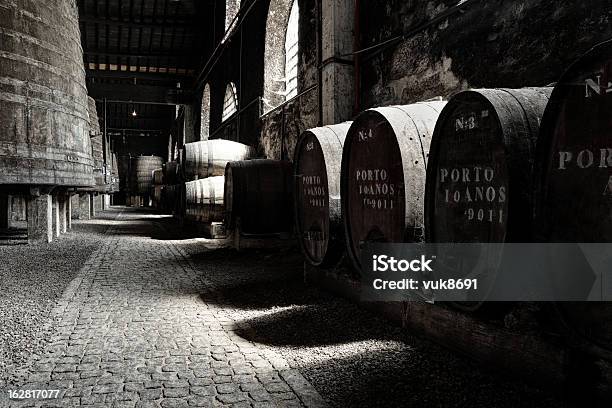 Foto de Antiga Adega De Vinhos Porto e mais fotos de stock de Vinho do Porto - Vinho do Porto, Vinho, Porto - Portugal