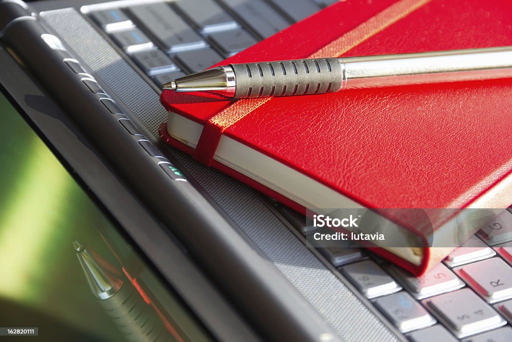Ordinateur, ordinateur portable et stylo - Photo de Calendrier libre de droits