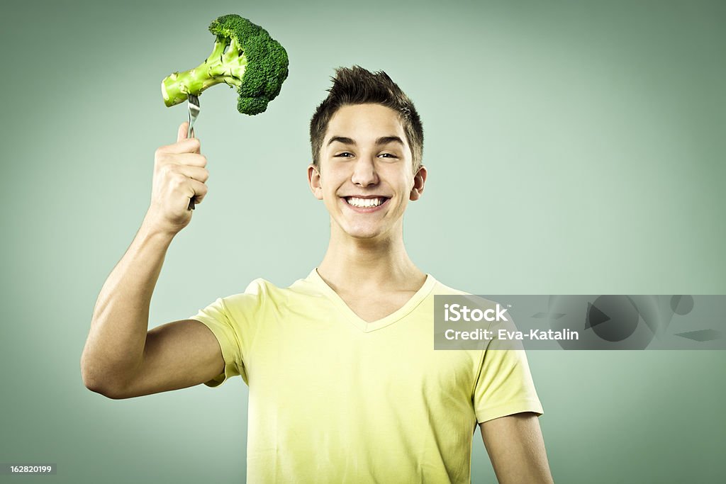 Junge mit Brokkoli - Lizenzfrei Teenager-Alter Stock-Foto