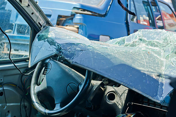 istock Car accident where the damage was huge 162820464