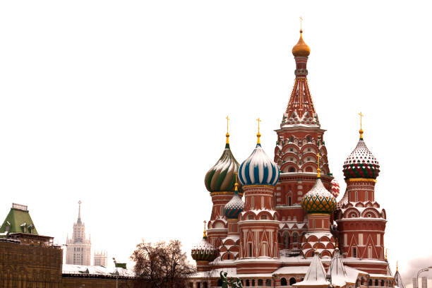 storico, l'architettura dell'edificio esterno - snow cupola dome st basils cathedral foto e immagini stock