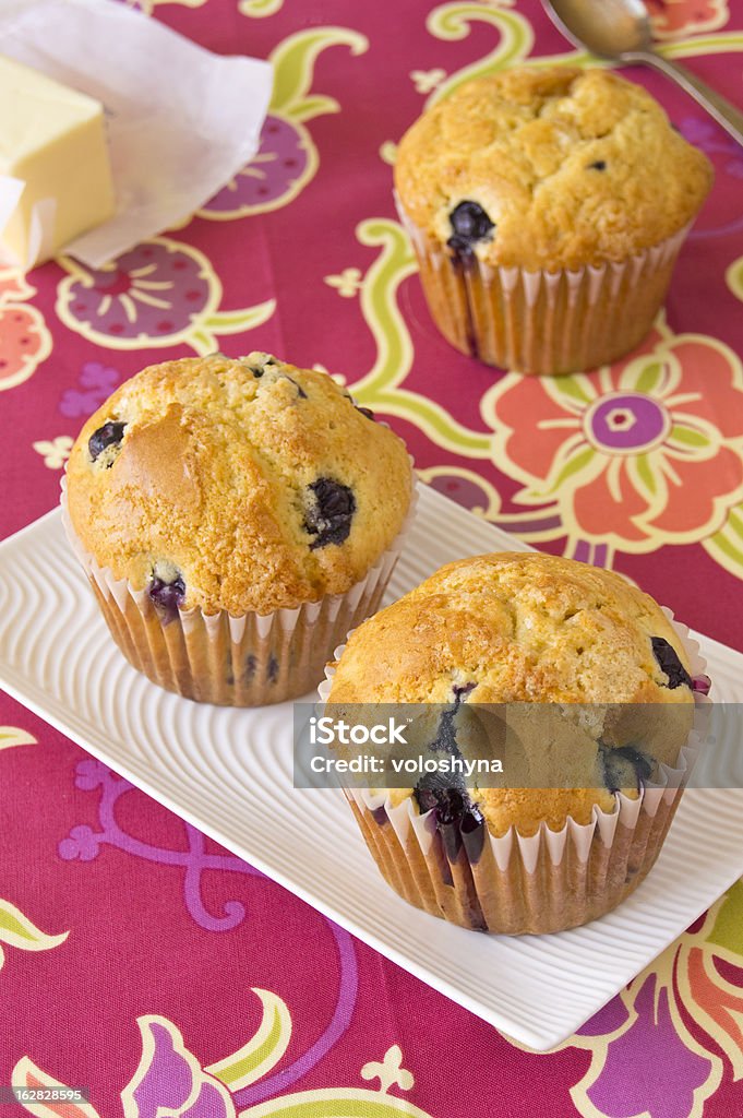 Classico Muffin ai mirtilli - Foto stock royalty-free di Alimentazione sana