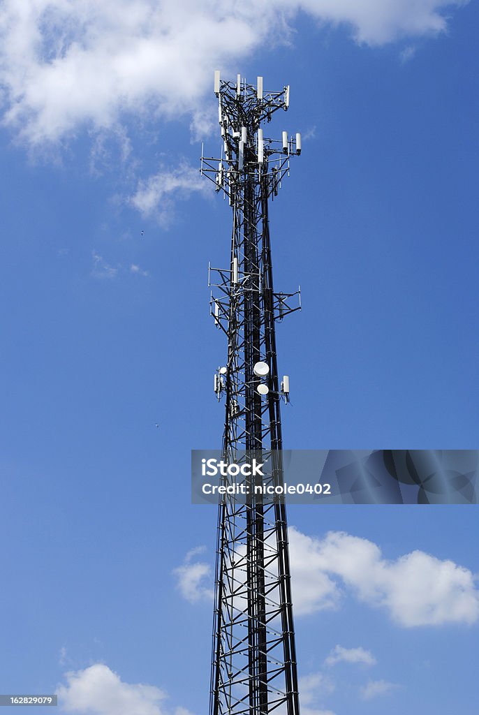 Torre de celular - Foto de stock de Alto - Descrição Geral royalty-free