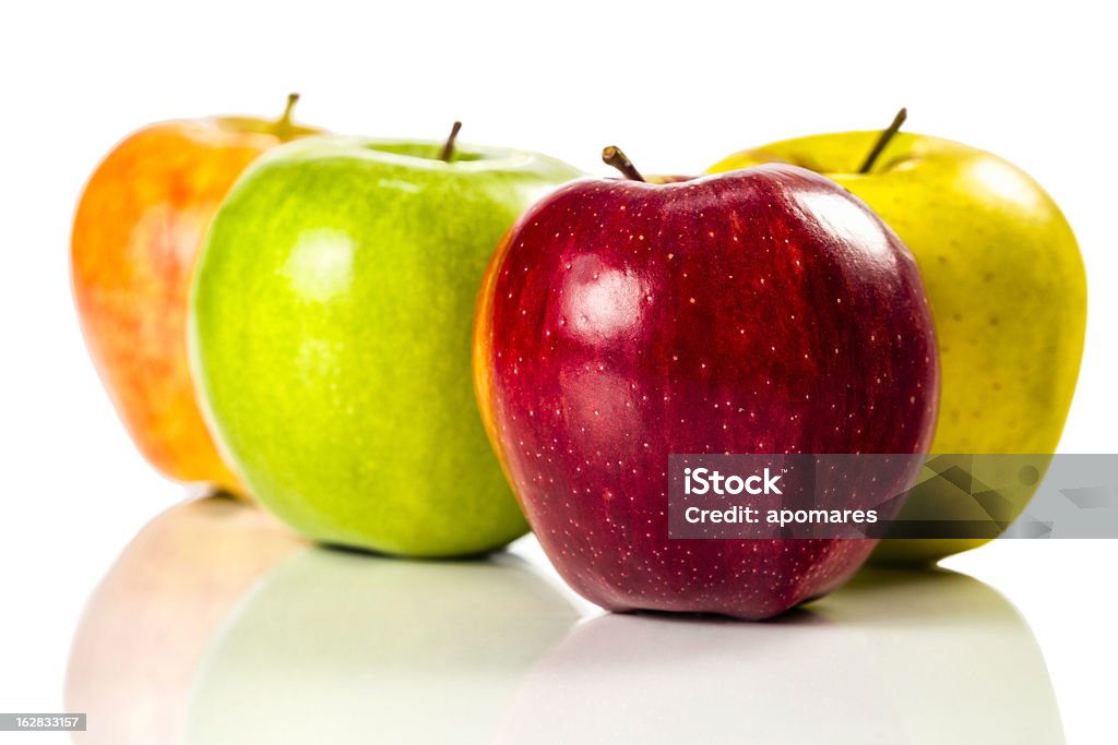 Un assortiment de pommes isolé sur blanc backbround - Photo de Pomme libre de droits