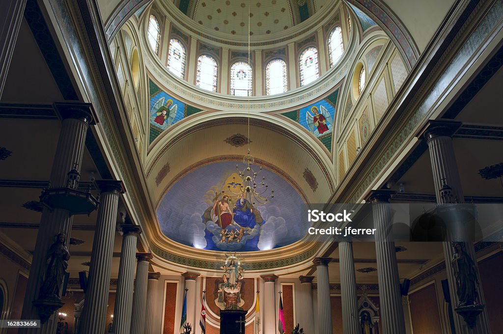 Natural que brinda la cúpula de la catedral - Foto de stock de Costa Rica libre de derechos