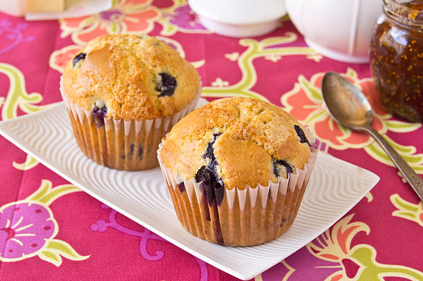 классические blaeberry кексы - muffin blueberry muffin blueberry butter стоковые фото и изображения