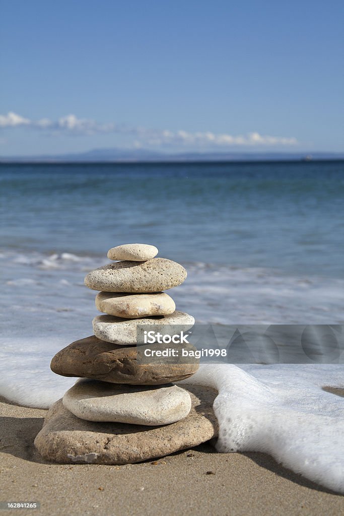 Calcoli di equilibrio - Foto stock royalty-free di Acciottolato