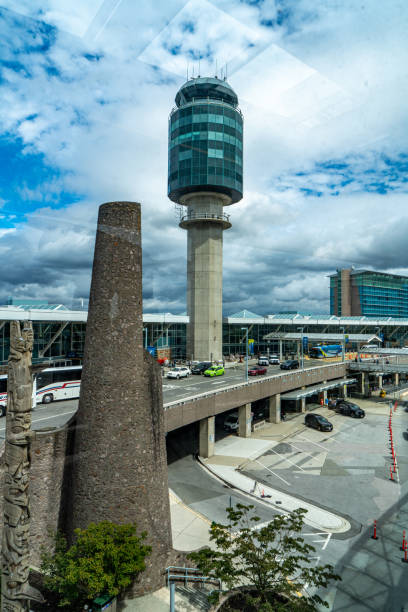 캐나다 밴쿠버 국제 공항 항공 교통 관제탑 - vancouver international airport 뉴스 사진 이미지