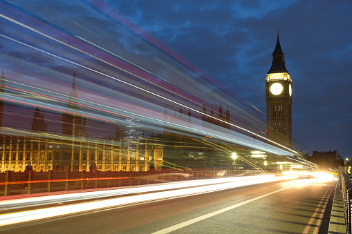 London Big Ben Westminster bridge night traffic