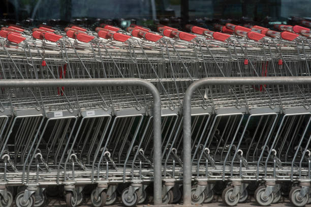 istock symbol for a shop or shopping mall 1628840939