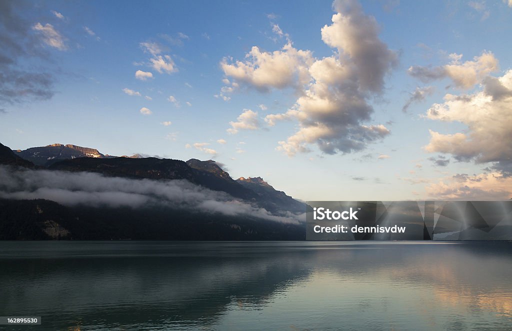 Lago de Brienz - Foto de stock de Agua libre de derechos