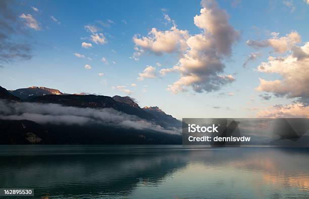 Lago De Brienz Foto de stock y más banco de imágenes de Agua - Agua, Aire libre, Alpes Europeos
