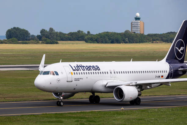 850+ Lufthansa Airbus A320 Stock Photos, Pictures & Royalty-Free