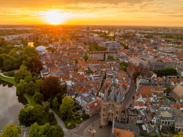 istock Sassenpoort old gate in Zwolle during summer sunset 1629024794