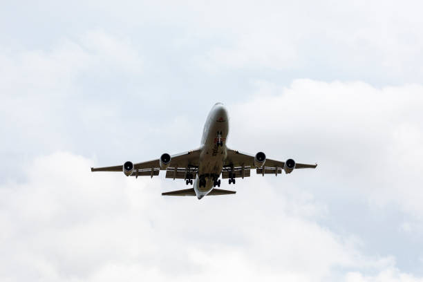 cargolux 화물 제트기 보잉 747의 최종 접근 - boeing boeing 747 airplane cargo container 뉴스 사진 이미지