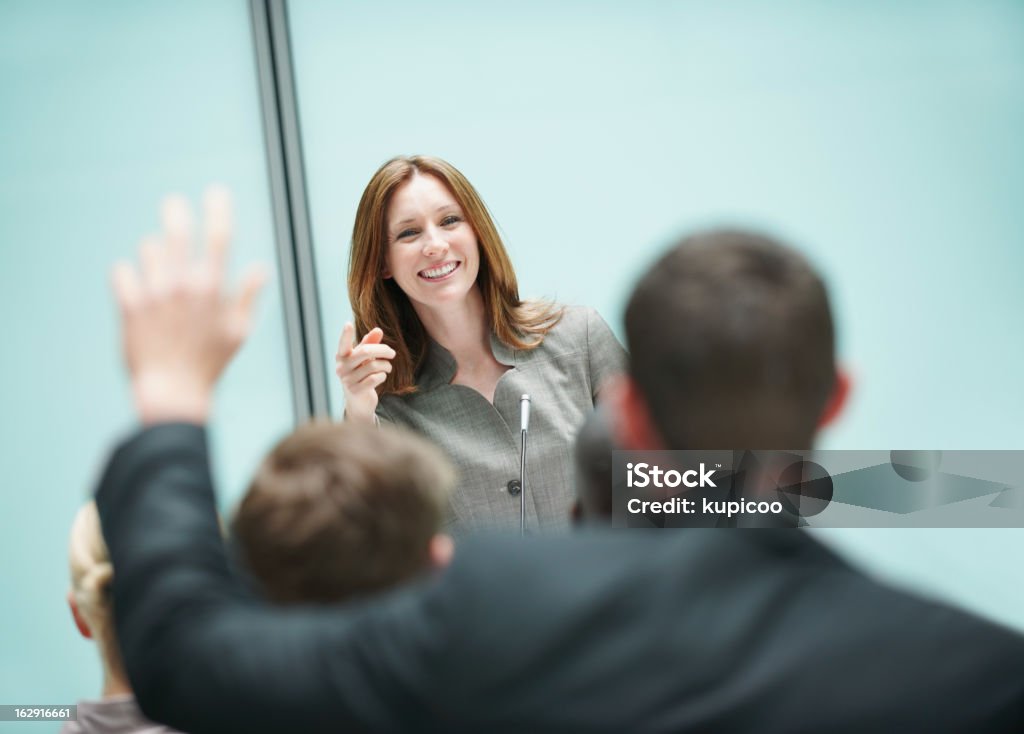 Business Mann stellen Anfrage für ein seminar - Lizenzfrei Afrikanischer Abstammung Stock-Foto