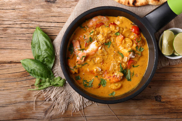 curry de gambas con arroz basmati - curry fotografías e imágenes de stock