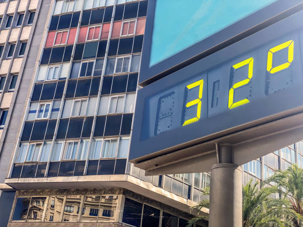 istock 32 degrees celsius in the city 1629249746