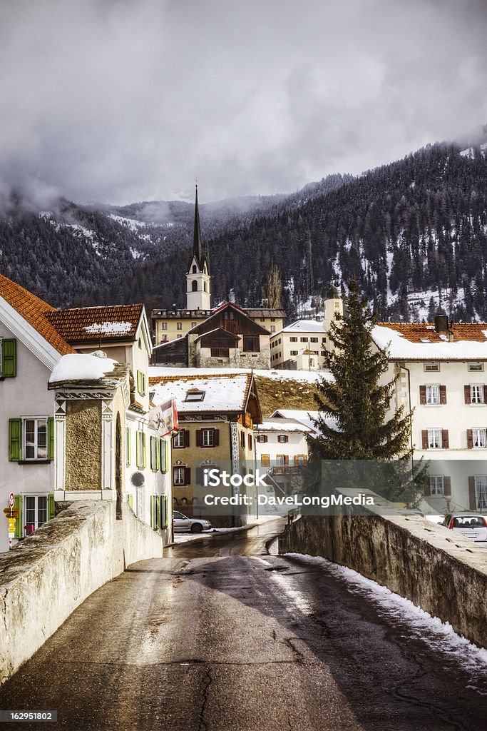 Schweizer Dorf in den Alpen - Lizenzfrei Alpen Stock-Foto