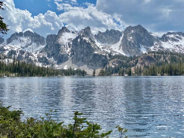 The Majestic Sawtooth Mountains Hiking in the Sawtooth National Recreation Area Sawtooth National Recreation Area stock pictures, royalty-free photos & images