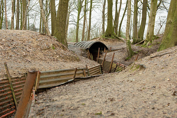 pierwszej wojny światowej trenches, flanders, belgia - world war i battlefield nobody mud zdjęcia i obrazy z banku zdjęć