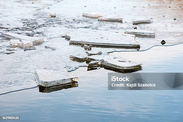 Gelo - Fotografias de stock e mais imagens de Ao Ar Livre - Ao Ar Livre, Azul, Congelado