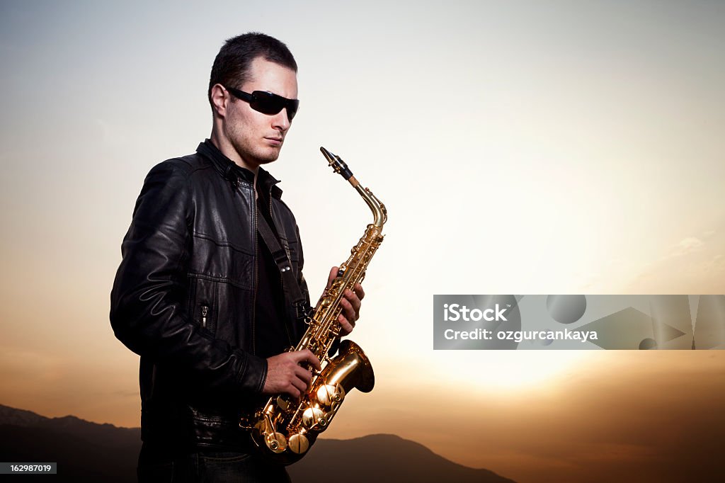 Jogador de Saxofone - Foto de stock de Adulto royalty-free