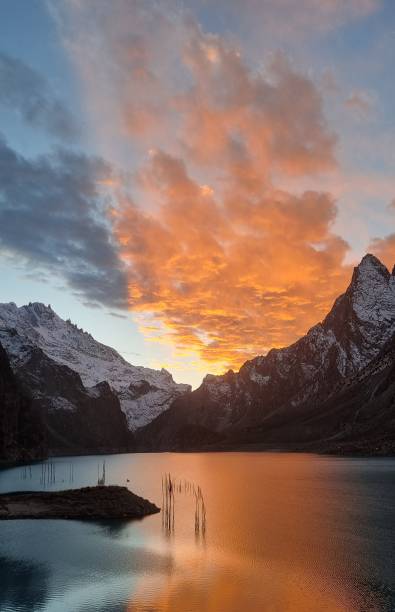 istock Shades of Himalayan Mountains 1629912432