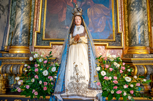 figure of Our Lady of the Assumption inside the Igreja Matriz de Colares Nossa Senhora da Assunção