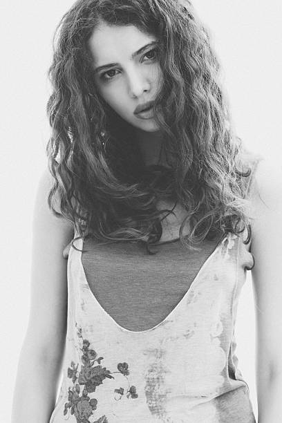istock Dreamy girl 163021225