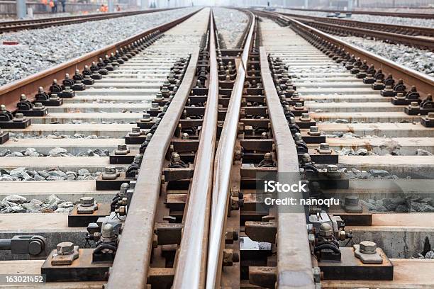 Foto de Railroad e mais fotos de stock de Antigo - Antigo, Aço, Direção