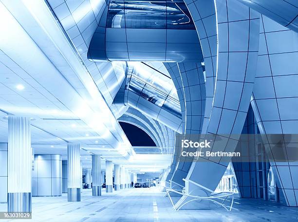 Aeroporto Di Moderno - Fotografie stock e altre immagini di Dubai - Dubai, Aeroporto, Metropolitana