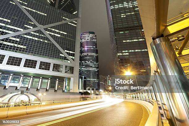 Ciudad De Hong Kong En La Noche Foto de stock y más banco de imágenes de Aire libre - Aire libre, Anochecer, Arquitectura