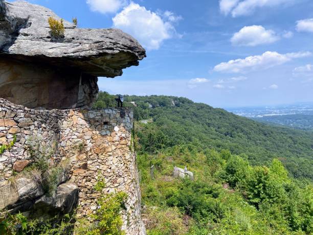 giardini della città di roccia a lookout mountain, georgia - lookout mountaint foto e immagini stock
