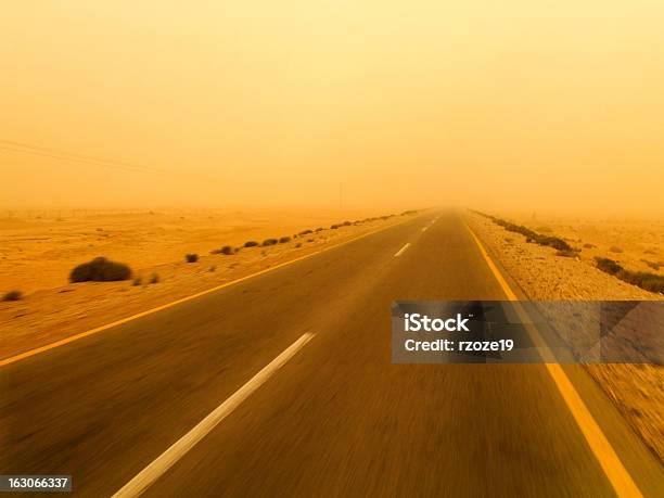 Photo libre de droit de Sandstorm banque d'images et plus d'images libres de droit de Autoroute - Autoroute, Courbe, Destination de voyage