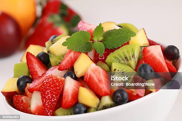 Obstsalat Stockfoto und mehr Bilder von Amerikanische Heidelbeere - Amerikanische Heidelbeere, Beere - Obst, Dessert
